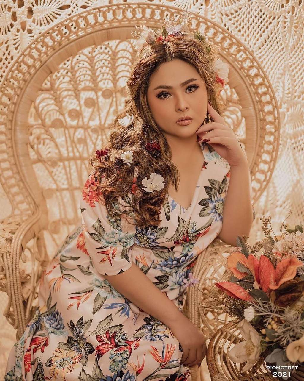 Berat Badan Susut 10 Kilo, Audy Item Tampil ala Wanita Latin