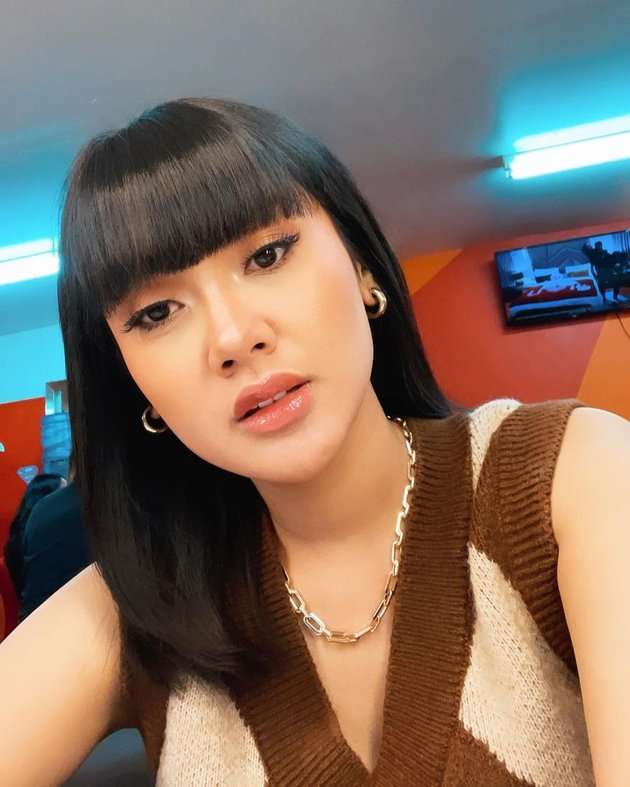 Wajahnya Berubah Drastis, 9 Artis Ini Malah Dituduh Jalani Operasi Plastik, Tina Toon Bikin Melongo!