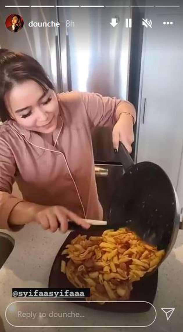 Penampakan Apartemen Mewah Ayu Ting Ting Saat Liburan di Amerika, Sprei Kasurnya Kusut