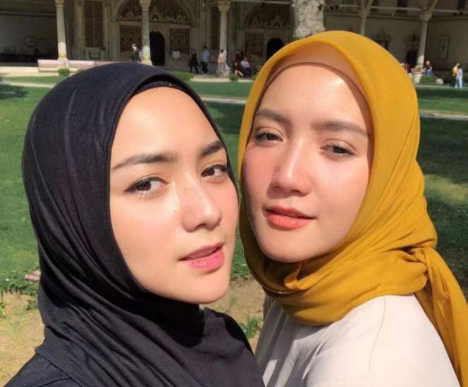 10 Artis Kakak Beradik Ini Sering Dikira Kembar Saking Miripnya, Terakhir Banyak yang Terkecoh!