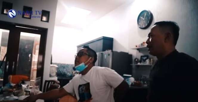 10 Foto Perbandingan Rumah Komeng VS Jarwo Kwat, Sama-Sama Tajir Mana yang Lebih Mewah?
