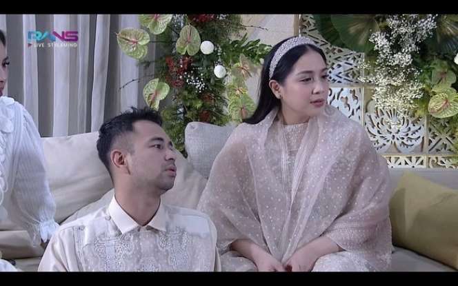 7 Potret Nagita Slavina Saat Acara Aqiqah Baby Rayyanza, Wajahnya Bersinar!