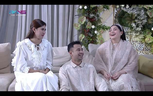 7 Potret Nagita Slavina Saat Acara Aqiqah Baby Rayyanza, Wajahnya Bersinar!