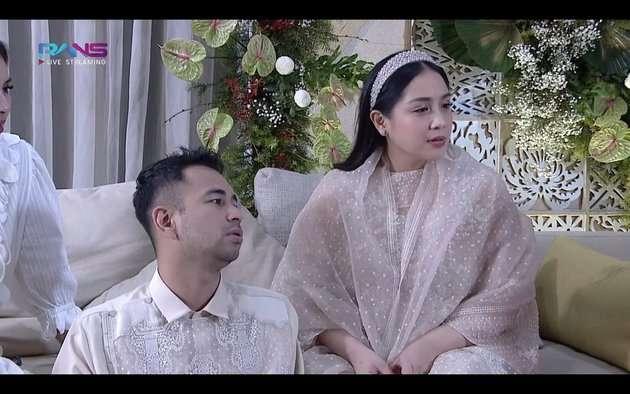 7 Potret Nagita Slavina Saat Acara Aqiqah Baby Rayyanza, Wajahnya Bersinar!