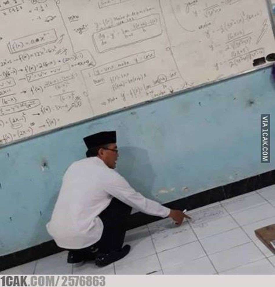 8 Momen Saat Guru Beri Pelajaran di Kelas Ini Malah Bikin Ngakak