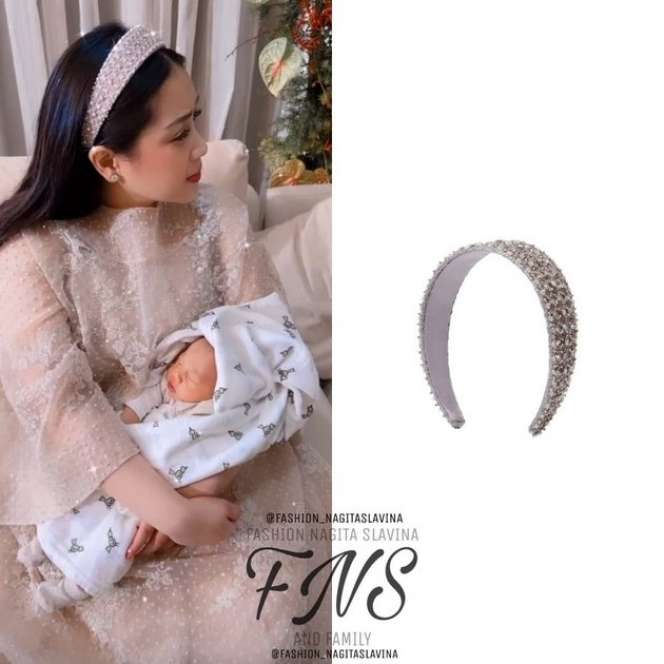 5 Fashion Item Nagita Slavina di Aqiqah Baby Rayyanza, Harga Bandonya Bikin Melongo!