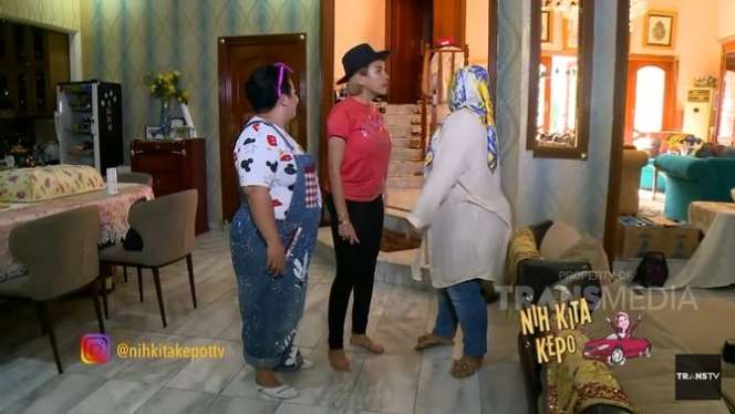 7 Potret Rumah Dhawiya Anak Elvi Sukaesih, Ruangannya Nggak Ada Sekat!