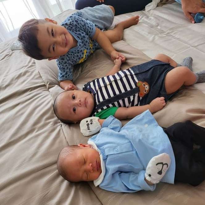 Bayi Sultan Kumpul! 7 Momen Playdate Baby Rayyanza Bareng Kenzo dan Kiano