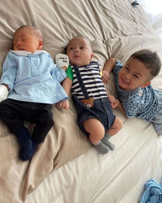 Bayi Sultan Kumpul! 7 Momen Playdate Baby Rayyanza Bareng Kenzo dan Kiano