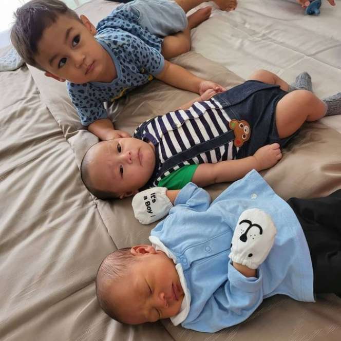 Bayi Sultan Kumpul! 7 Momen Playdate Baby Rayyanza Bareng Kenzo dan Kiano