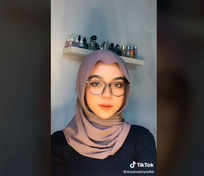 7 Foto Transformasi Cewek Buruh Pabrik, Awalnya Dihina Kucel Pas Dandan Cantiknya Bukan Main!