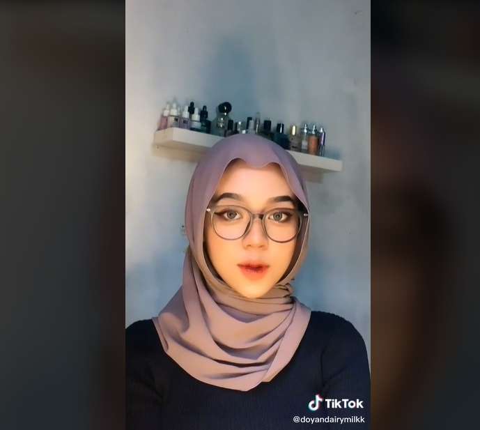 7 Foto Transformasi Cewek Buruh Pabrik, Awalnya Dihina Kucel Pas Dandan Cantiknya Bukan Main!