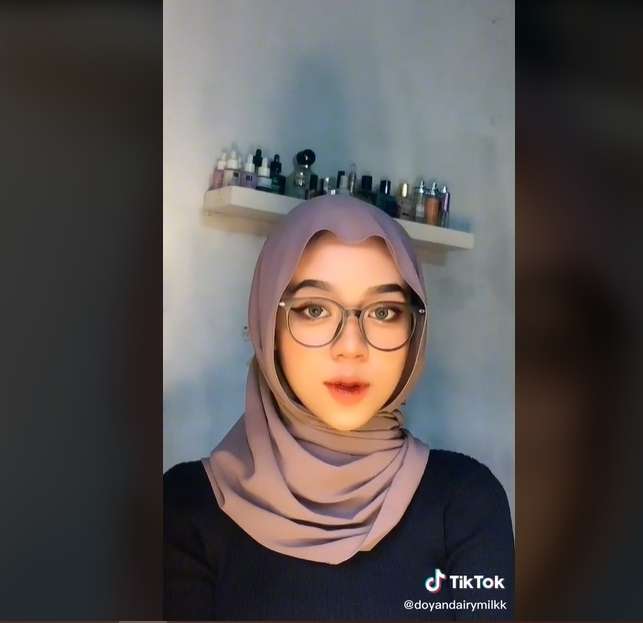 7 Foto Transformasi Cewek Buruh Pabrik, Awalnya Dihina Kucel Pas Dandan Cantiknya Bukan Main!