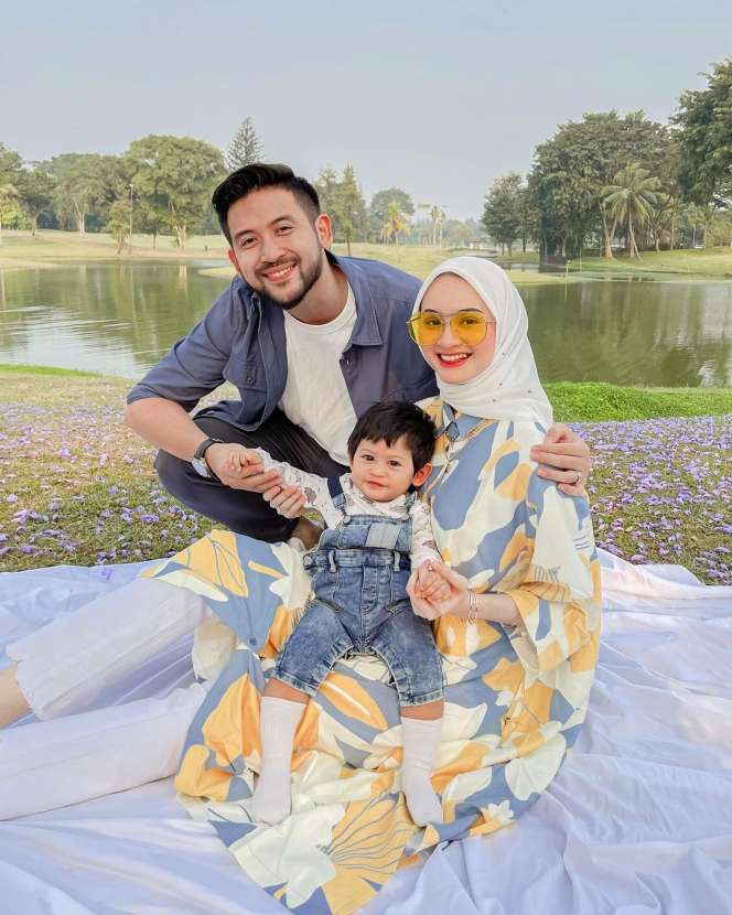 Cantiknya Sabrina Salsabila Selebgram yang Viral Menikah di Usia 16 Tahun, The Real Mama Muda