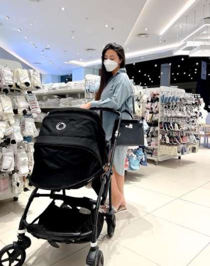 Adu Gaya 6 Seleb Saat Momong Anak, Paula Verhoeven Stylish Abis!