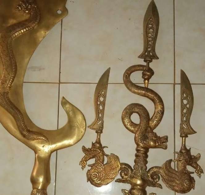 9 Foto Rumah Pedangdut Lilis Karlina, Penuh Benda Klenik Hingga Lukisan Nyi Roro Kidul! 