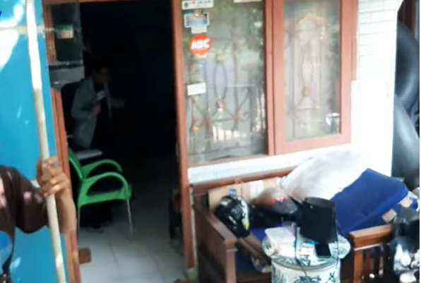 Jarang Tersorot! Penampakan Rumah Bos Copet Saep Preman Pensiun