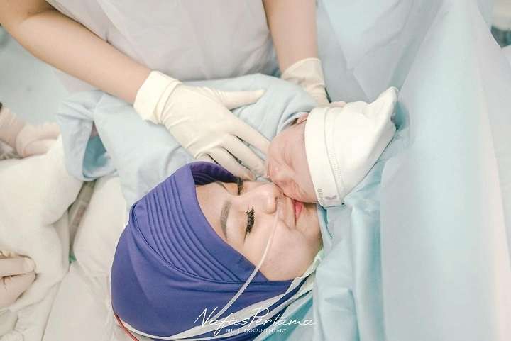 10 Foto Perdana Anak Sule & Nathalie Holscher, Ganteng dan Berhidung Mancung Mirip Bule!