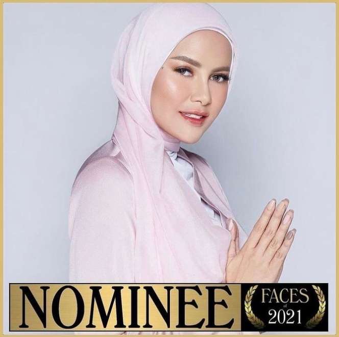 5 Potret Olla Ramlan, Wanita Berhijab yang Masuk Nominasi Wanita Tercantik Sedunia