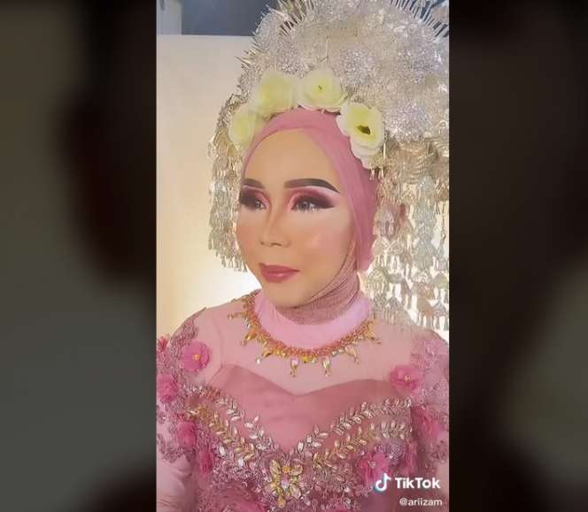 8 Foto Transformasi Pedagang Sayur Usai Dirias MUA, Cantik Banget Sampai Dikira Orang Lain!
