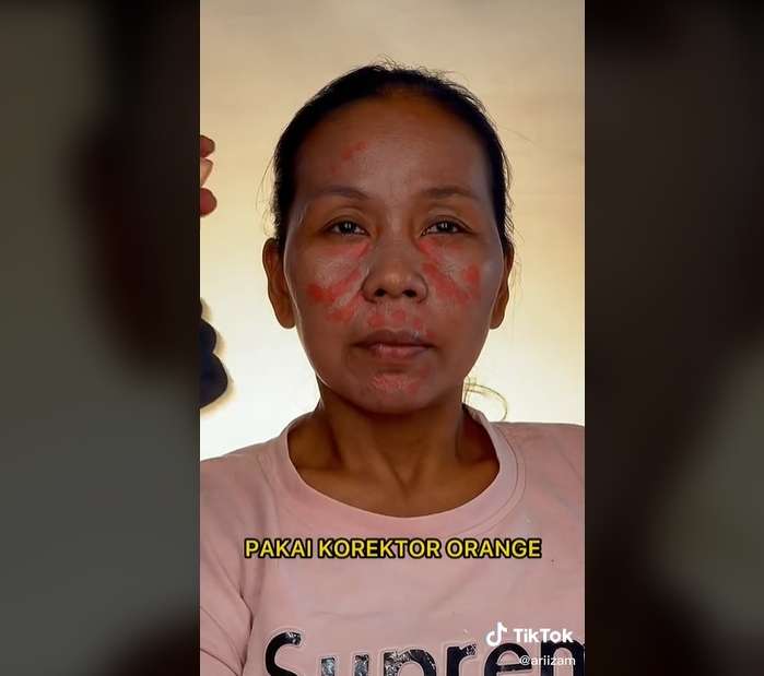 8 Foto Transformasi Pedagang Sayur Usai Dirias MUA, Cantik Banget Sampai Dikira Orang Lain!