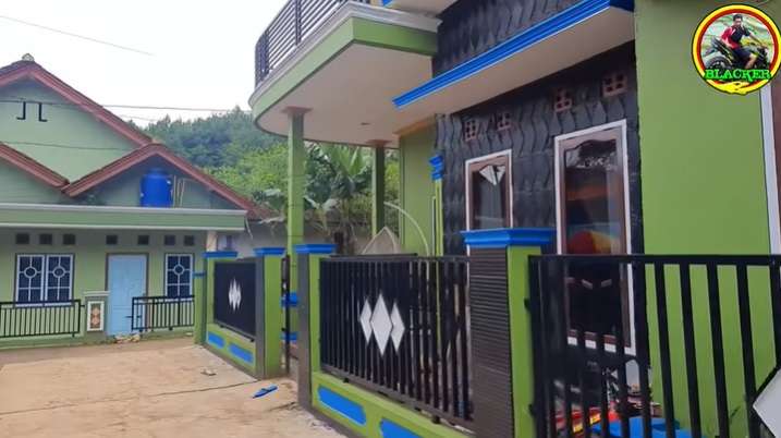 Penampakan ‘Kampung Sultan’ di Cilacap, Isinya Rumah Mewah Semua