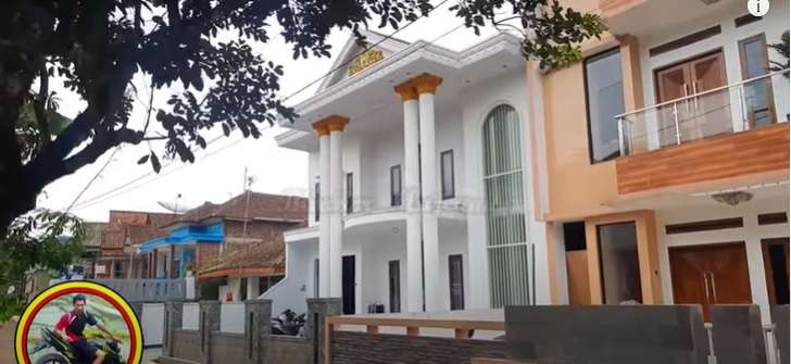 Penampakan ‘Kampung Sultan’ di Cilacap, Isinya Rumah Mewah Semua