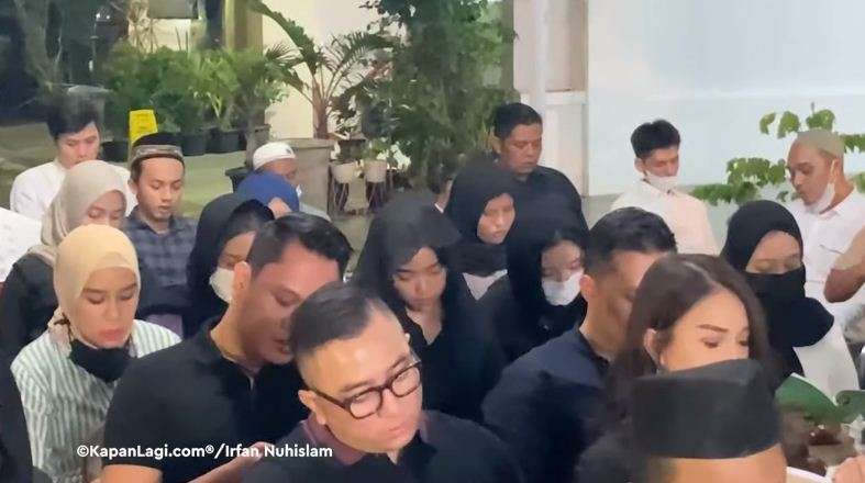 12 Perbedaan Acara 40 Harian Vanessa Angel dari Dody Sudrajat & Haji Faisal, Penampilan Mayang-Chika Disorot!