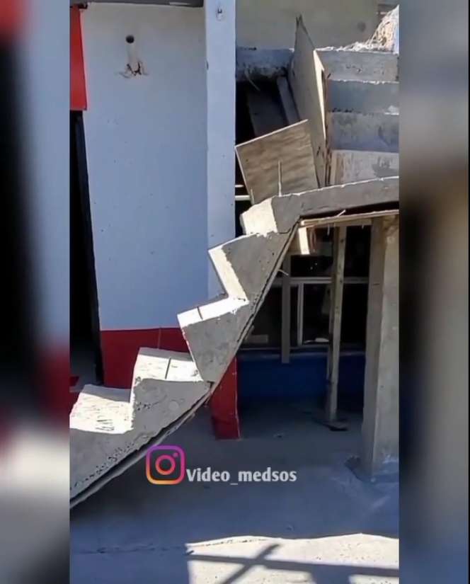 Viral Penampakan Tangga Rumah yang ‘Nyeleneh’ Abis, Netizen Sampai Jengkel Lihatnya!