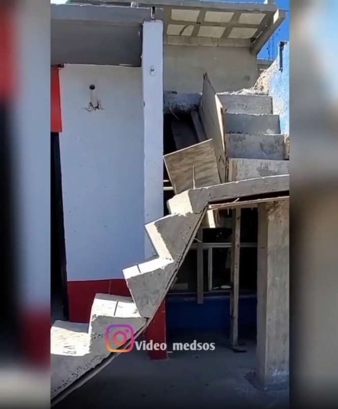 Viral Penampakan Tangga Rumah yang ‘Nyeleneh’ Abis, Netizen Sampai Jengkel Lihatnya!