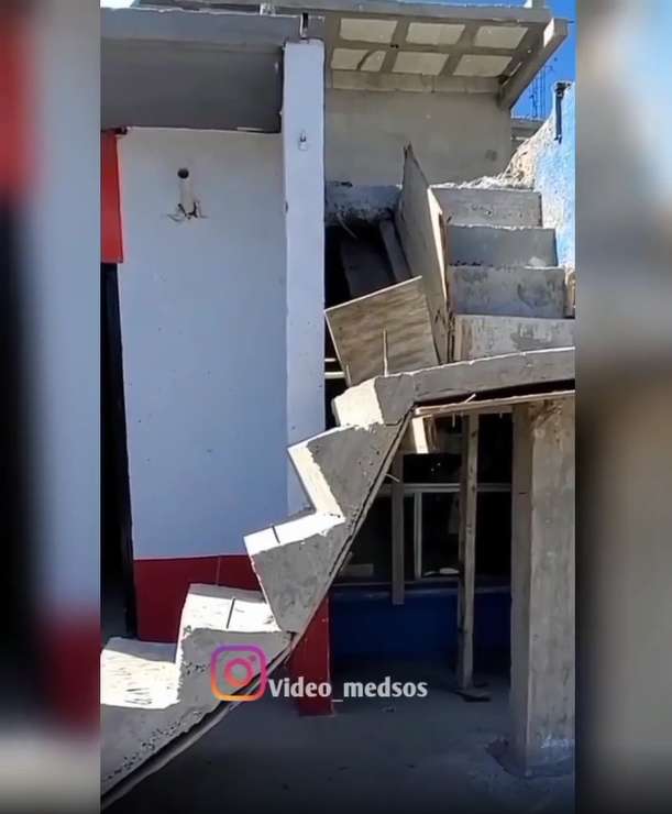 Viral Penampakan Tangga Rumah yang ‘Nyeleneh’ Abis, Netizen Sampai Jengkel Lihatnya!