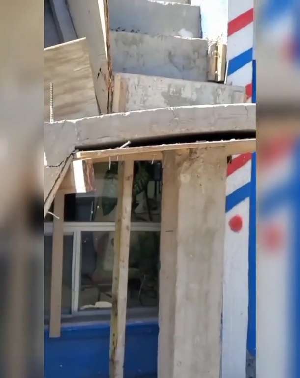 Viral Penampakan Tangga Rumah yang ‘Nyeleneh’ Abis, Netizen Sampai Jengkel Lihatnya!