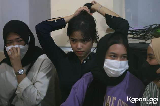 8 Potret Pengajian 40 Harian Keluarga Bibi Andriansyah, Wajah Fuji Curi Perhatian!
