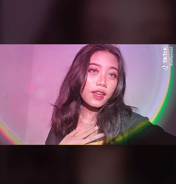 Dikira Polos, 8 Foto Transformasi Siswi SMA ini Bikin Tercengang, Beda 180 Derajat!
