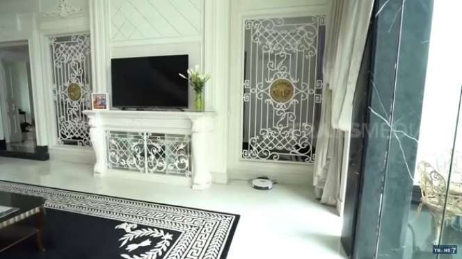 8 Penampakan Rumah Megah Crazy Rich Surabaya Amelia Salim, Bak Istana!