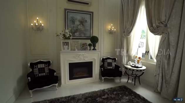 8 Penampakan Rumah Megah Crazy Rich Surabaya Amelia Salim, Bak Istana!