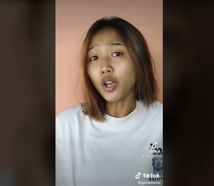 9 Potret Transformasi Makeup Gadis Ini Bikin Melongo, Glow Up Dalam Sekejap!