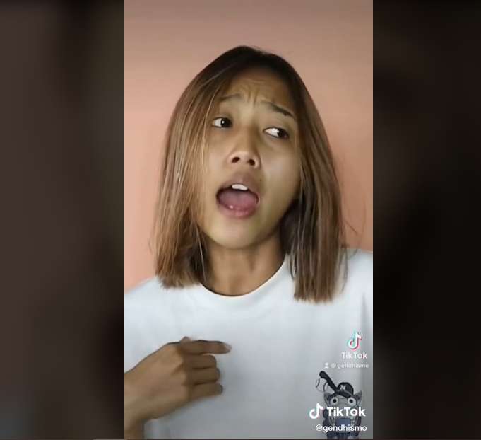 9 Potret Transformasi Makeup Gadis Ini Bikin Melongo, Glow Up Dalam Sekejap!