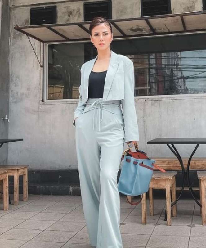 5 Potret Nita Gunawan, Selebgram Cantik yang Disebut Mirip Agnez Mo