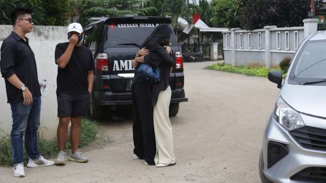 FOTO: Suasana Rumah Duka Laura Anna