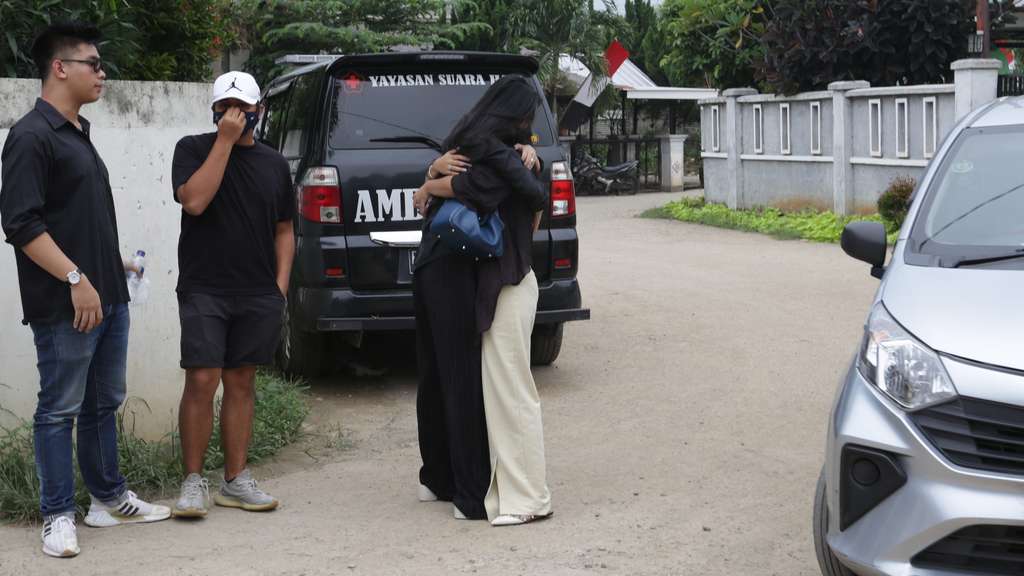 FOTO: Suasana Rumah Duka Laura Anna