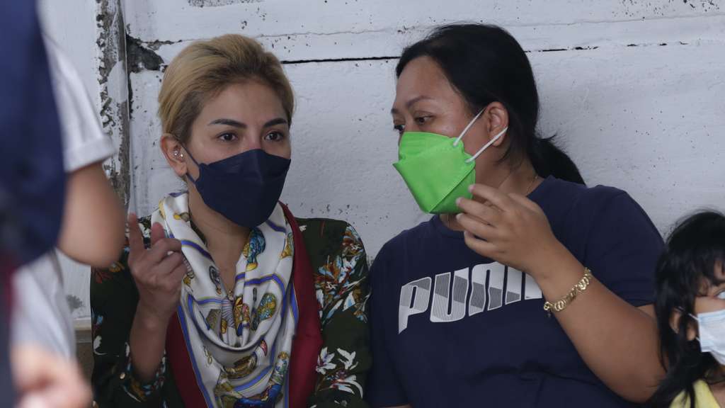 FOTO: Suasana Rumah Duka Laura Anna