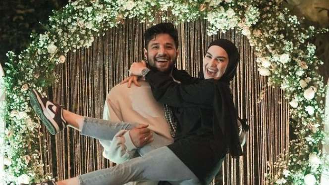 Potret Lamaran Adik Ammar Zoni, Wajah Calon Ipar Disebut Mirip Irish Bella!