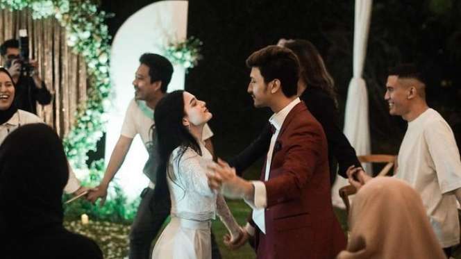 Potret Lamaran Adik Ammar Zoni, Wajah Calon Ipar Disebut Mirip Irish Bella!