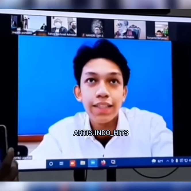 8 Potret Gaga Muhammad Beri Ucapan Duka Pada Laura Anna, Ekspresi Cengengesan Disorot!