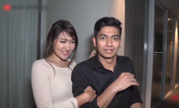 9 Potret Teuku Ryan Suami Ria Ricis Ketakutan Digoda Lucinta Luna, Main Basah-Basahan Hingga Mandi Bareng!