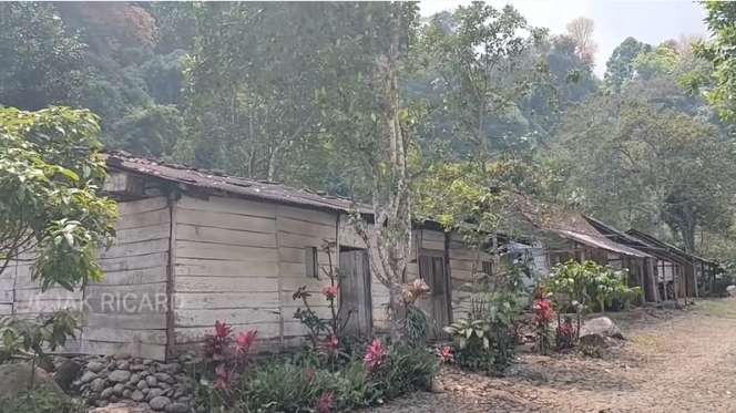 8 Foto Indahnya Kampung Tersembunyi di Lembah Madiun, Hanya Bisa Lihat Sinar Matahari 7 Jam!