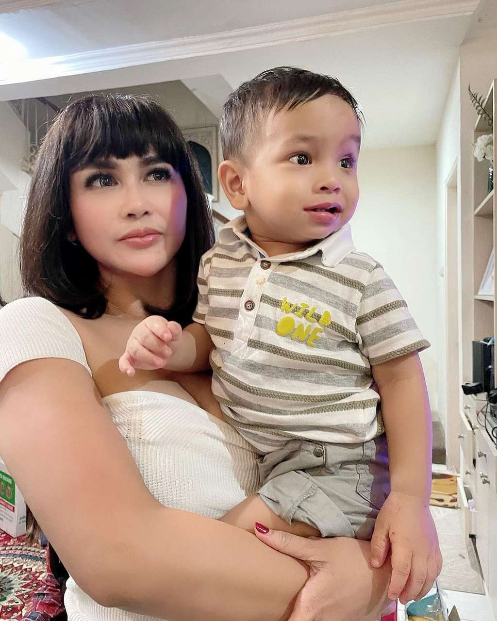 9 Potret Bebizie Dandan Mirip Vanessa Angel, Sampai Dipanggil ‘Mami’ Oleh Gala Sky