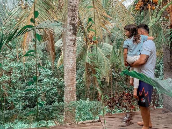 Putus dari Gisel, Intip 10 Foto Kenangan Gempi dan Wijin yang Dekat Bak Ayah-Anak