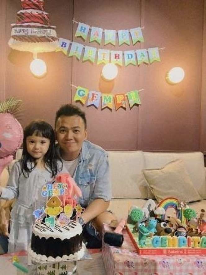 Putus dari Gisel, Intip 10 Foto Kenangan Gempi dan Wijin yang Dekat Bak Ayah-Anak